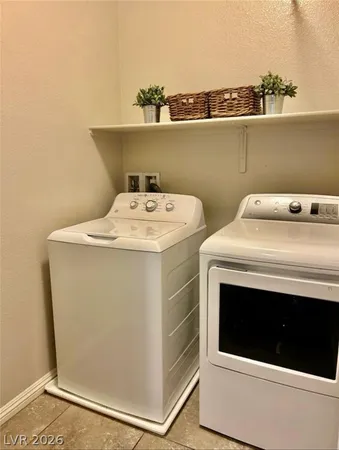 $2,600 | 372 Clown Creek Street, Henderson, NV 89014