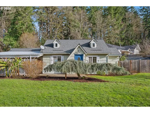 $299,900 | 1401 South Water Street, Silverton, OR 97381