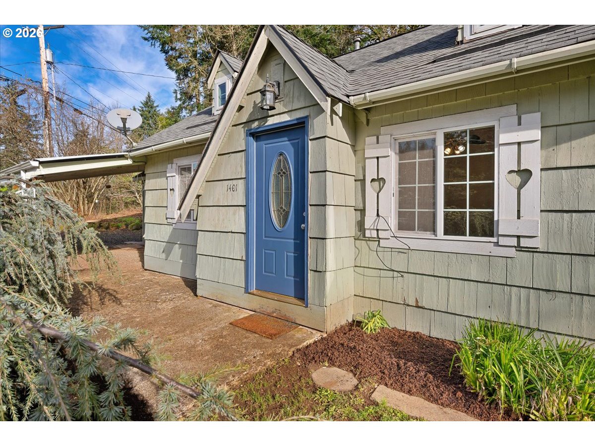 1401 South Water Street Silverton, OR 97381 - Photo 4 of 35