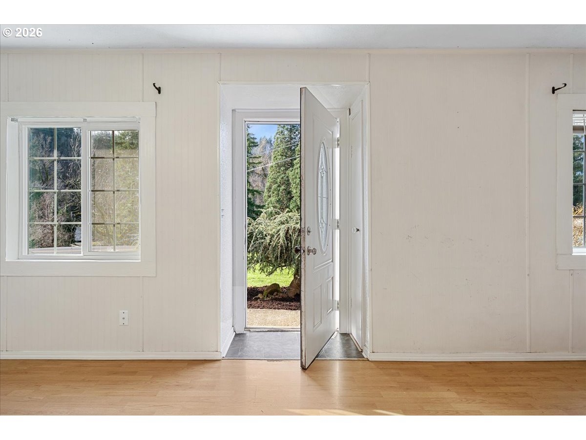 1401 South Water Street Silverton, OR 97381 - Photo 6 of 35