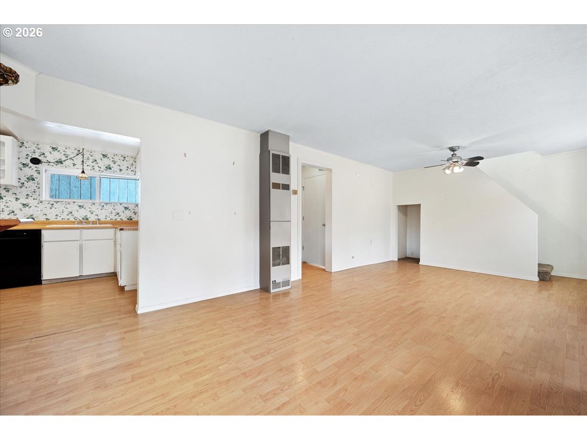 1401 South Water Street Silverton, OR 97381 - Photo 9 of 35