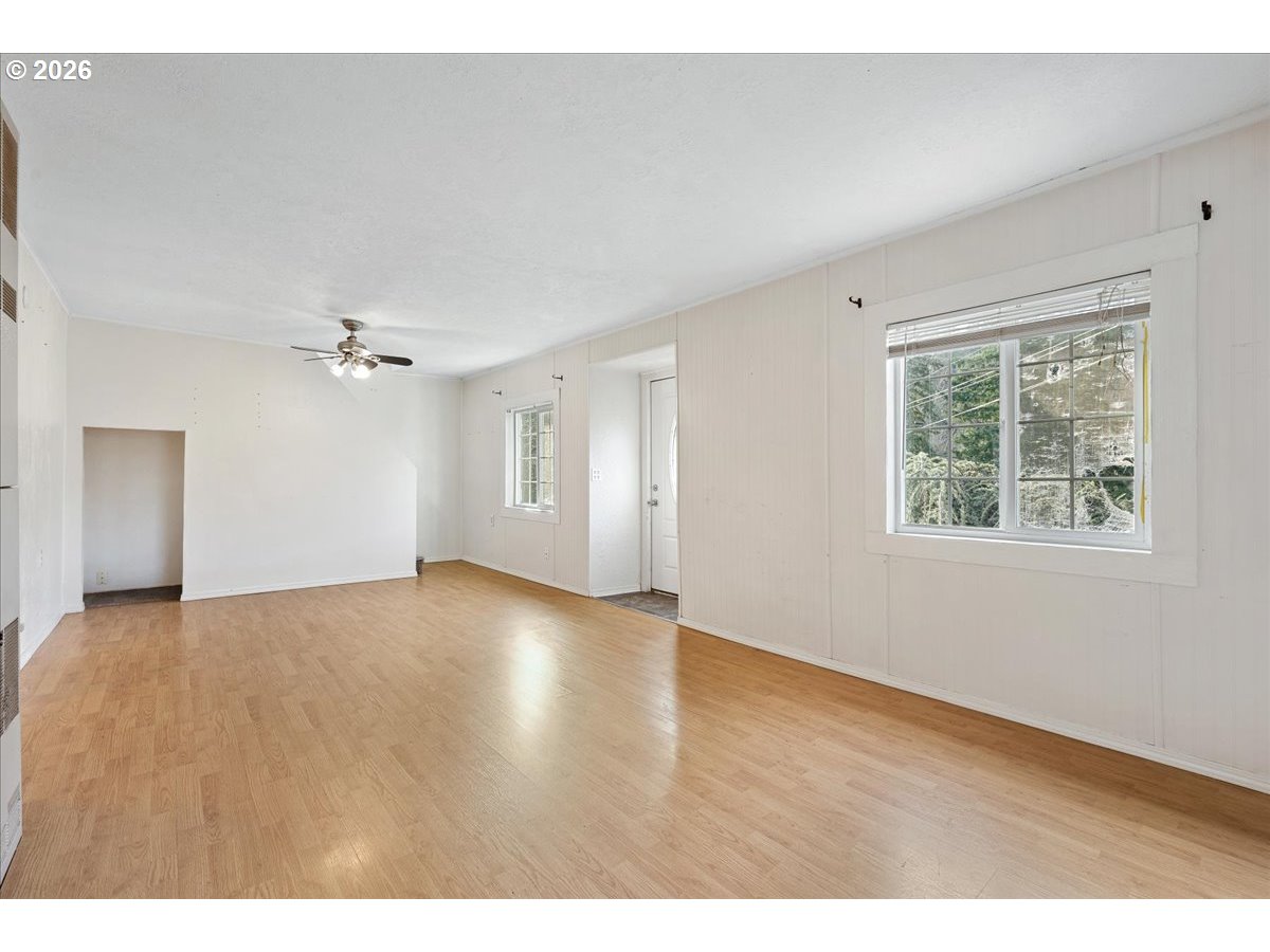 1401 South Water Street Silverton, OR 97381 - Photo 10 of 35