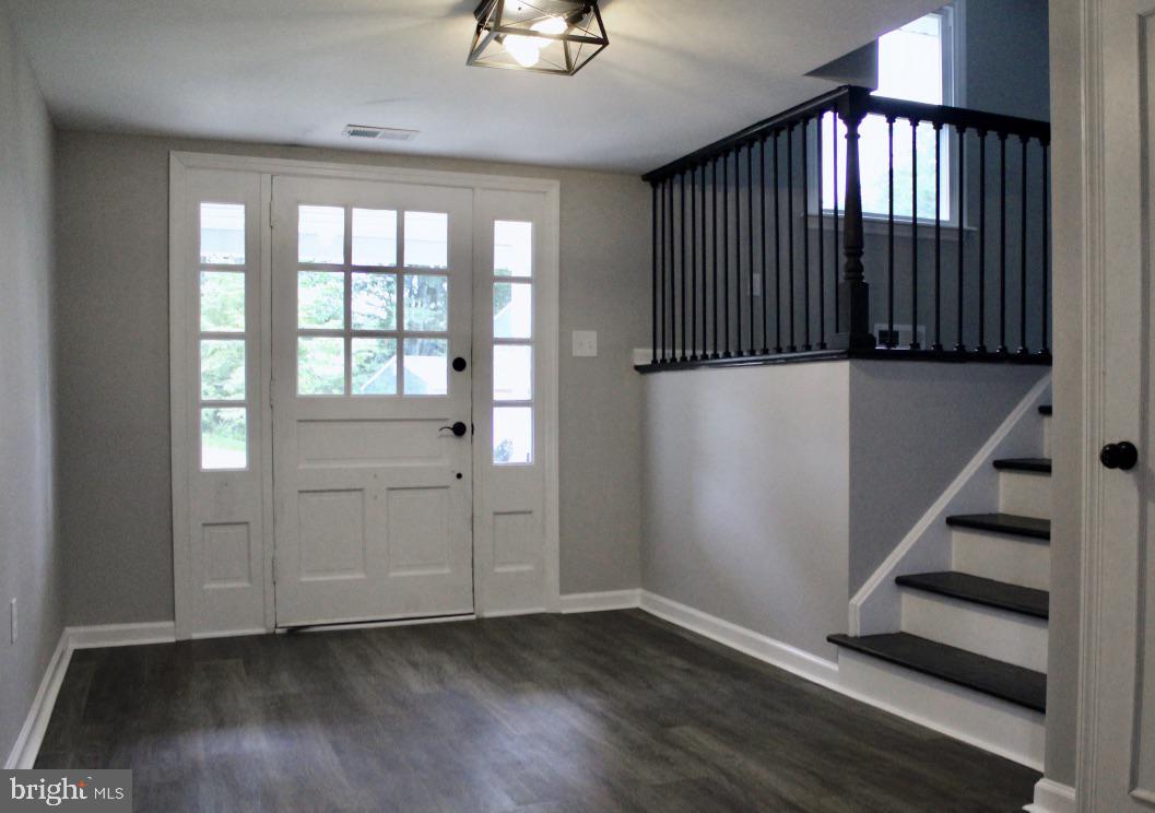 30 Hillside Road Stratford, NJ 08084 - Photo 2 of 28