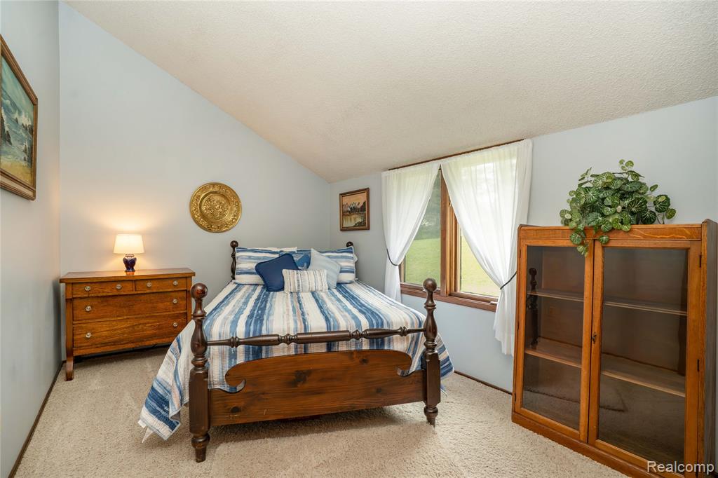 2725 Cooley Lake Road Highland, MI 48356 - Photo 40 of 63