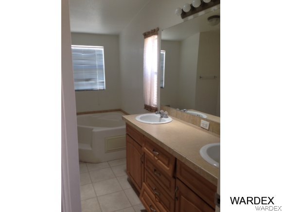 4359 South Cindy Road Fort Mohave, AZ 86426 - Photo 10 of 14 Master bath