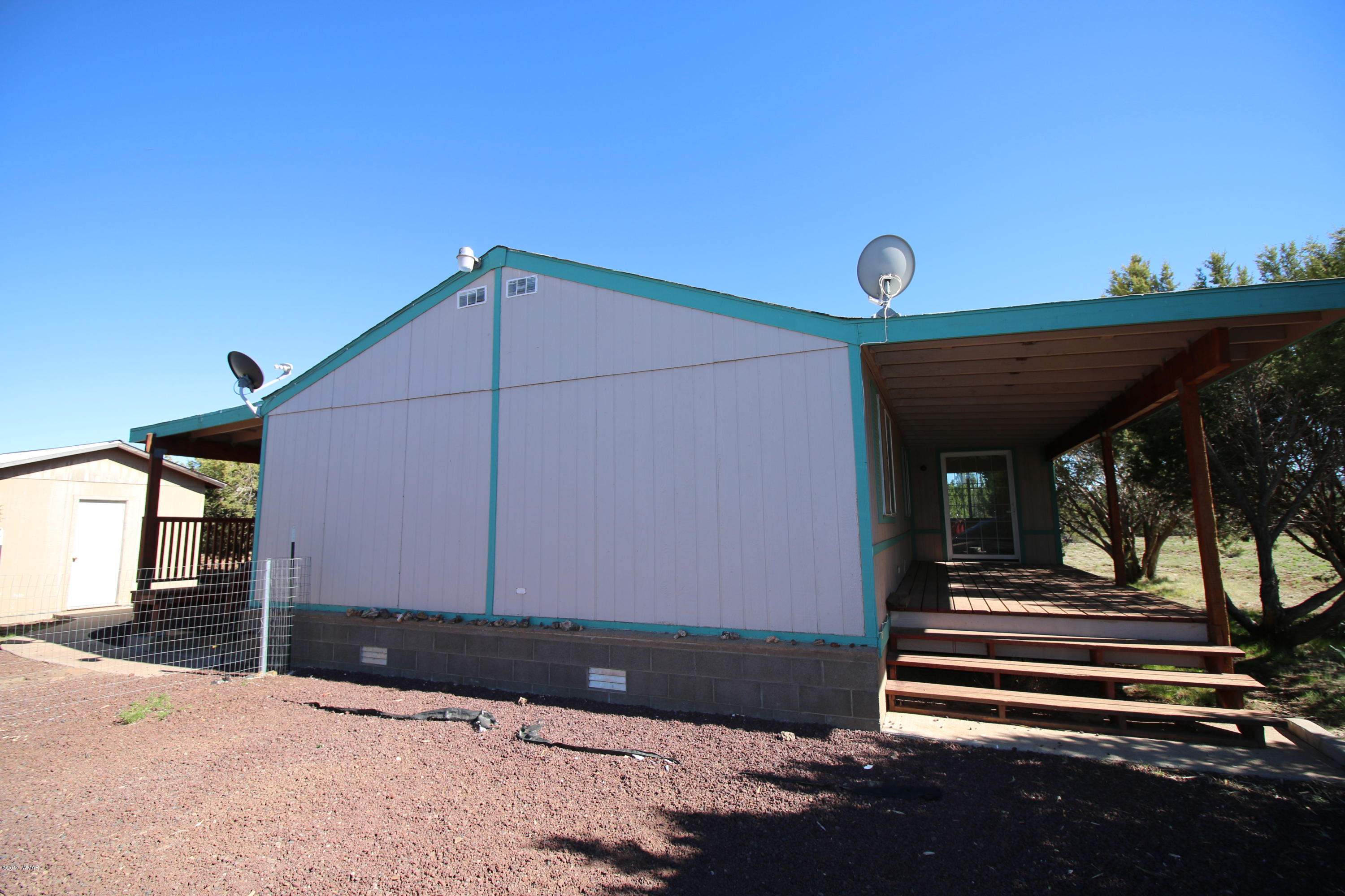 3077 County Road Vernon, AZ 85940 - Photo 3 of 19