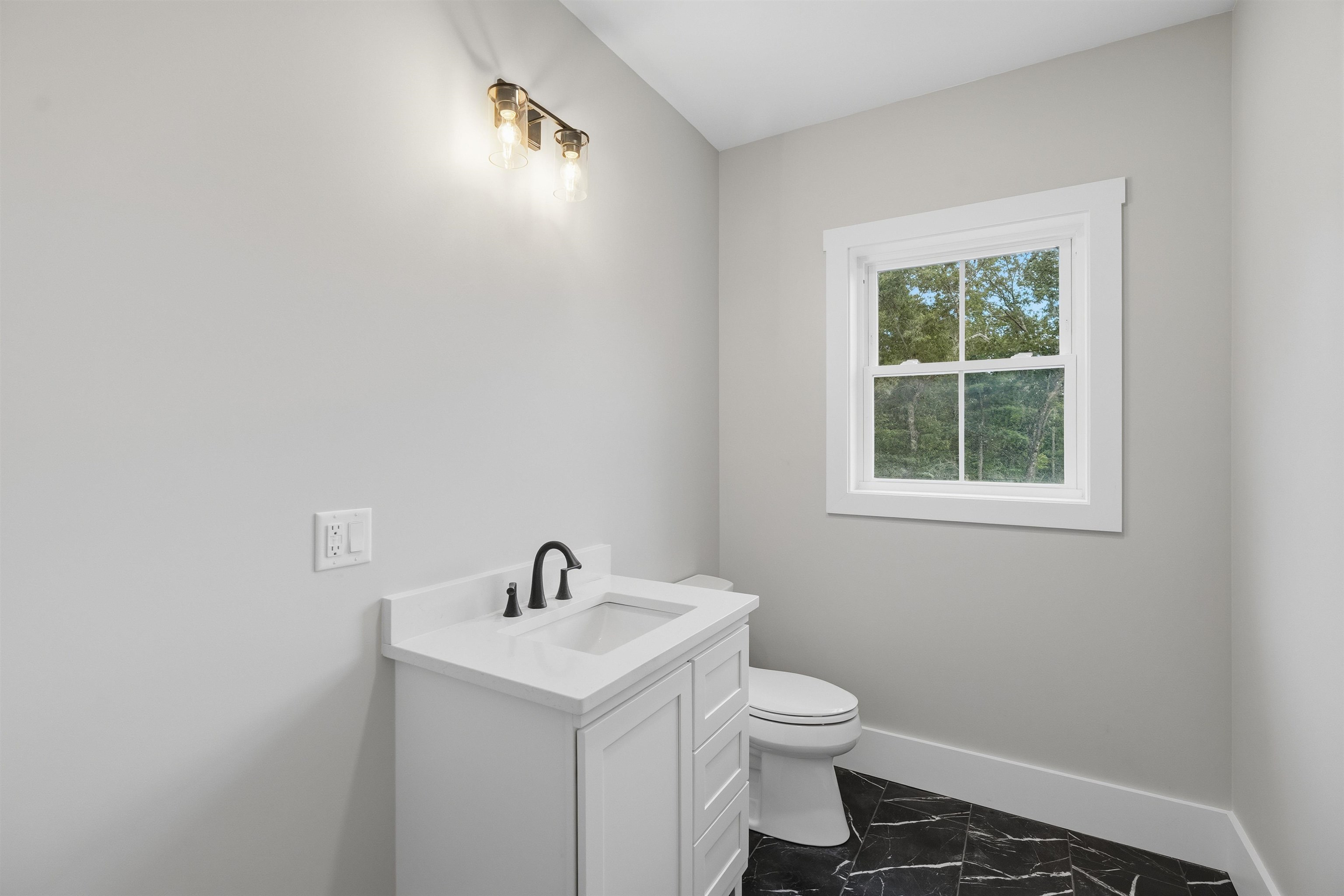 42 Canterbury Road Pelham, NH 03076 - Photo 26 of 30 Gallery Image 26