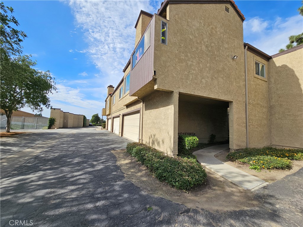 9431 Shadowood Drive, Unit E Montclair, CA 91763 - Photo 34 of 72