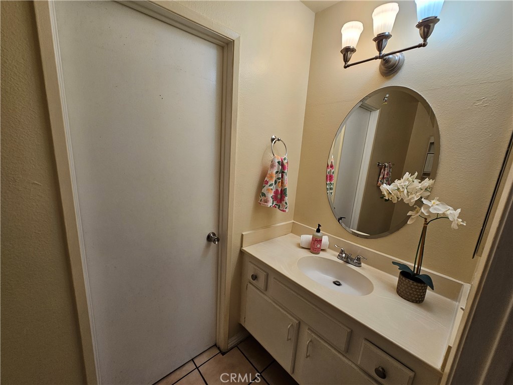 9431 Shadowood Drive, Unit E Montclair, CA 91763 - Photo 49 of 72
