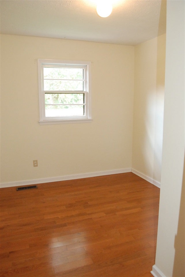 1658 Bill Dedmon Road Bowling Green, KY 42101 - Photo 15 of 19 Gallery Image 15