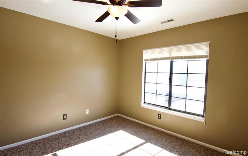 1572 Meadowside Drive, Unit 198 Rochester, MI 48307 - Photo 17 of 19