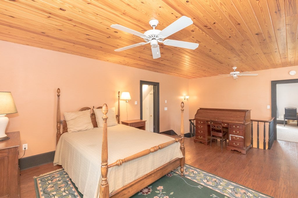 379 Spring Branch Road Marion, VA 24354 - Photo 22 of 46 Gallery Image 22