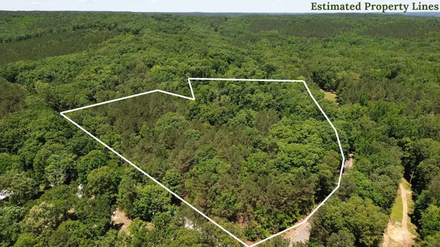 a view of a tennis court