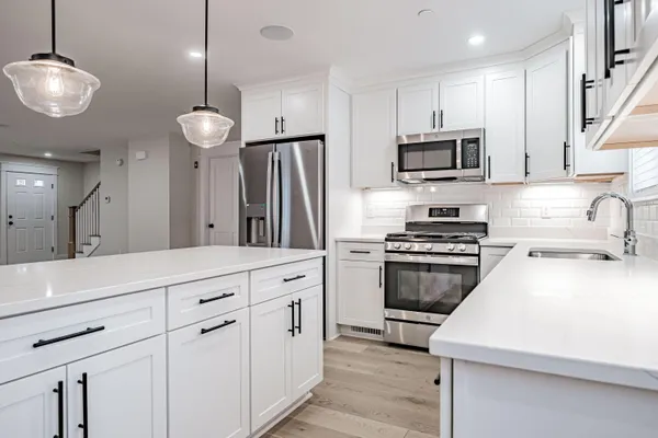 $589,000 | 30 Fawn Wds Way, Unit 30, Westbrook, ME 04092