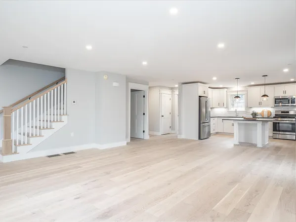 $589,000 | 30 Fawn Wds Way, Unit 30, Westbrook, ME 04092