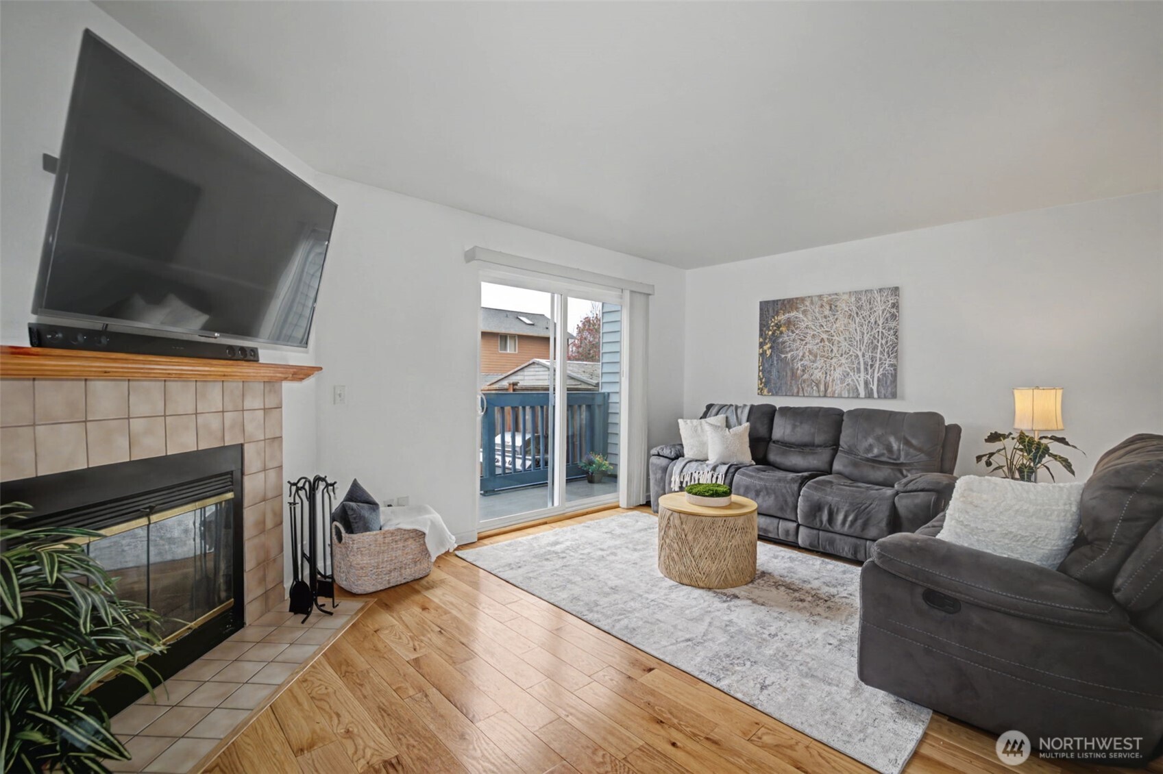 4108 Northeast 6th Place, Unit 2A Renton, WA 98059 - Photo 4 of 32