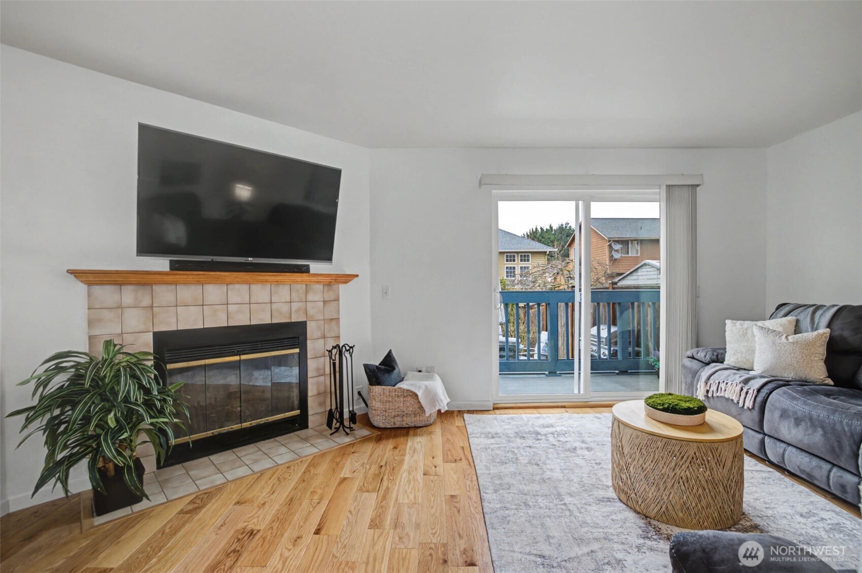 4108 Northeast 6th Place, Unit 2A Renton, WA 98059 - Photo 5 of 32