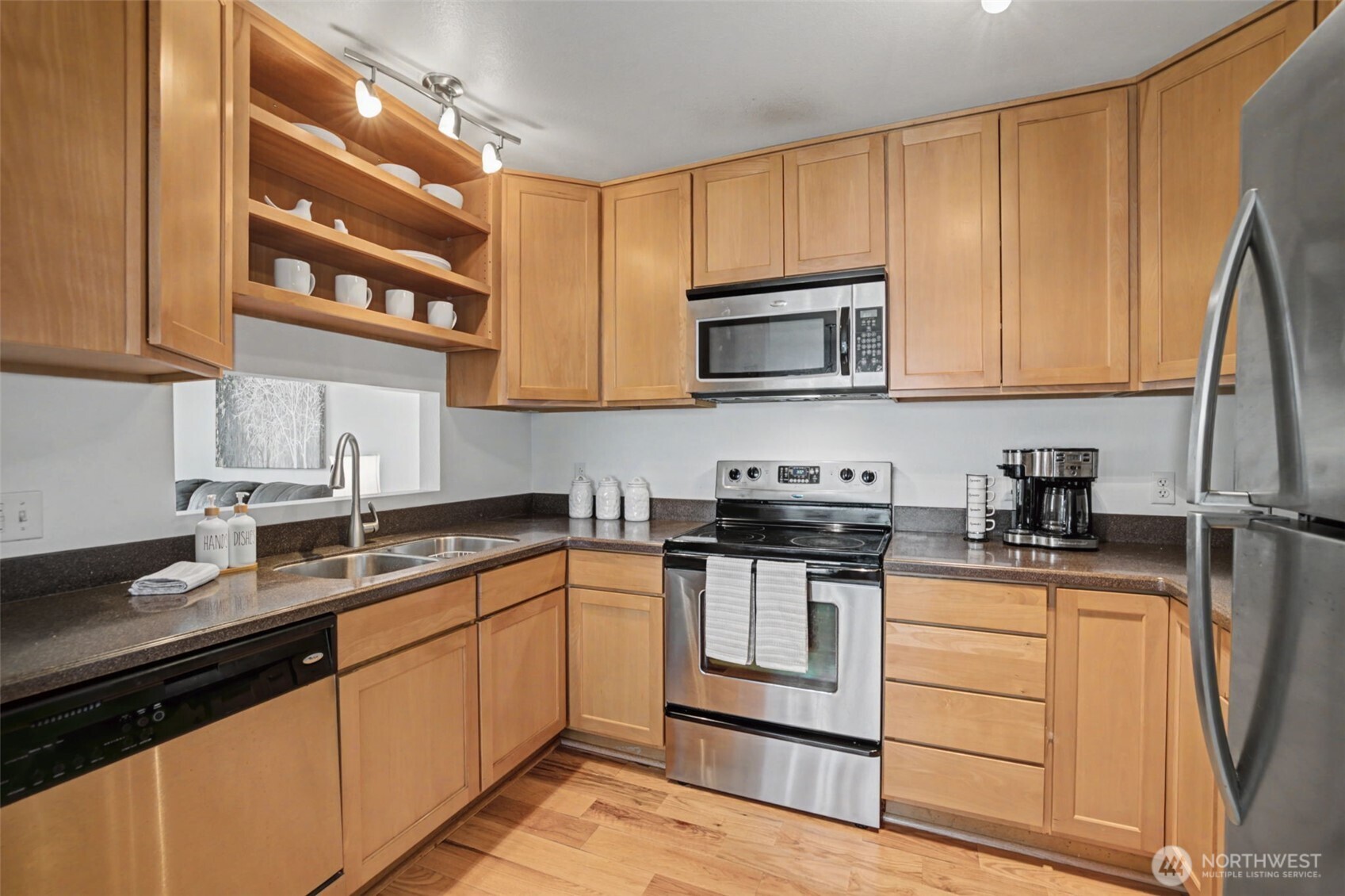 4108 Northeast 6th Place, Unit 2A Renton, WA 98059 - Photo 7 of 32