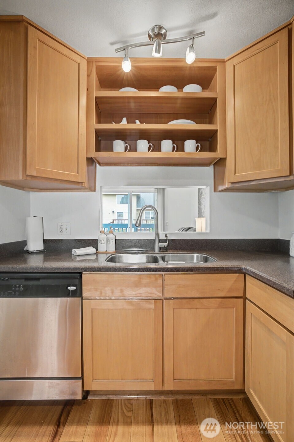 4108 Northeast 6th Place, Unit 2A Renton, WA 98059 - Photo 10 of 32