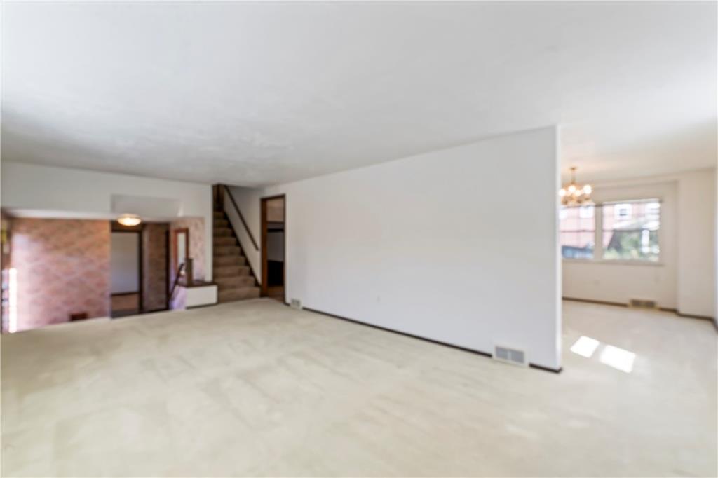 133 Tory Road Coraopolis, PA 15108 - Photo 18 of 48 an empty room with window