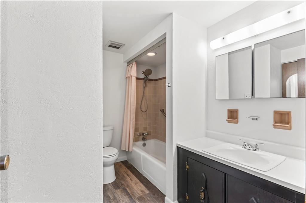 133 Tory Road Coraopolis, PA 15108 - Photo 38 of 48 a bathroom with a double vanity sink toilet mirror and bathtub