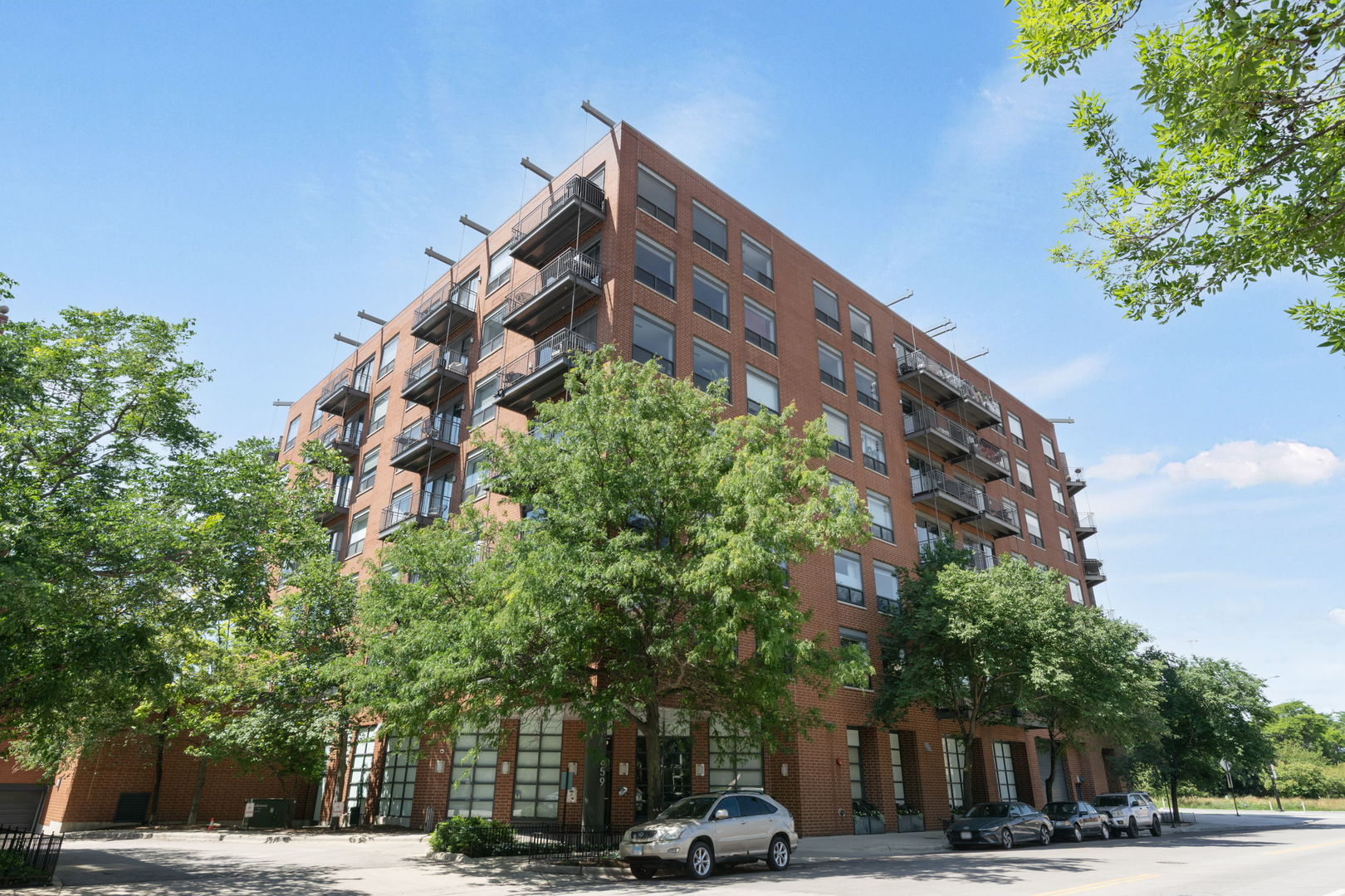 859 West Erie Street, Unit 408 Chicago, IL 60642 - Photo 1 of 17