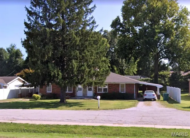 $1,250 | 1313 West Highway 50, O'Fallon, IL 62269