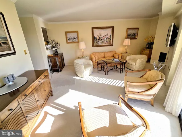 $412,000 | 2111 Wisconsin Avenue Northwest, Unit 401, Washington, DC 20007