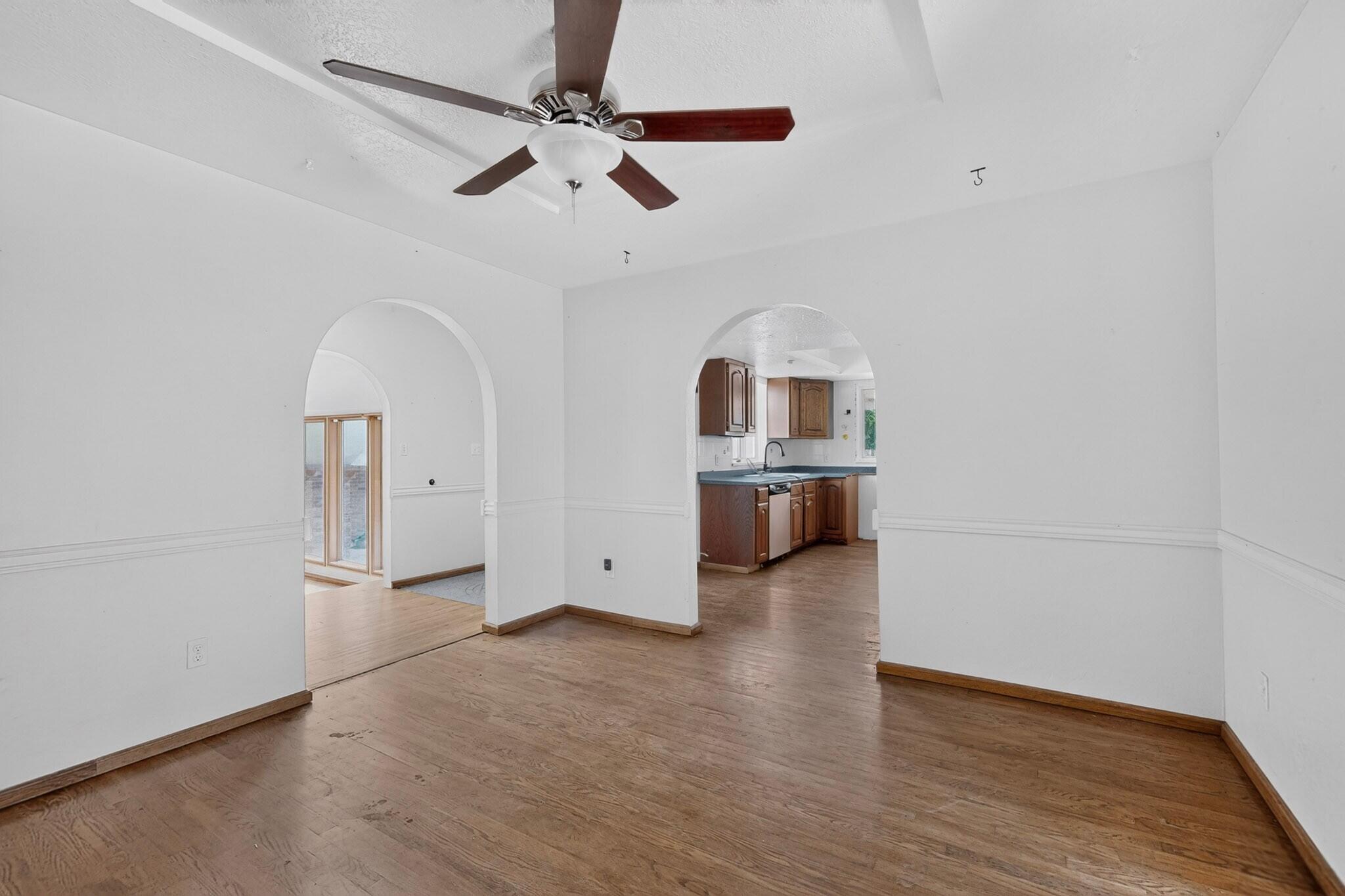 135 Reclining Acres Road Corrales, NM 87048 - Photo 21 of 69 Gallery Image 21