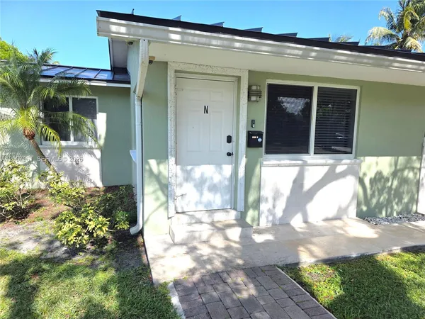 $2,600 | 2111 North 26th Avenue, Unit N, Hollywood, FL 33020