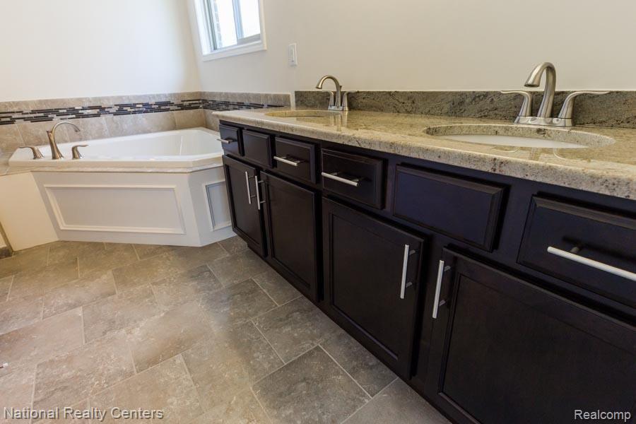 62467 Campground Road Washington, MI 48094 - Photo 11 of 19 int-6.jpg