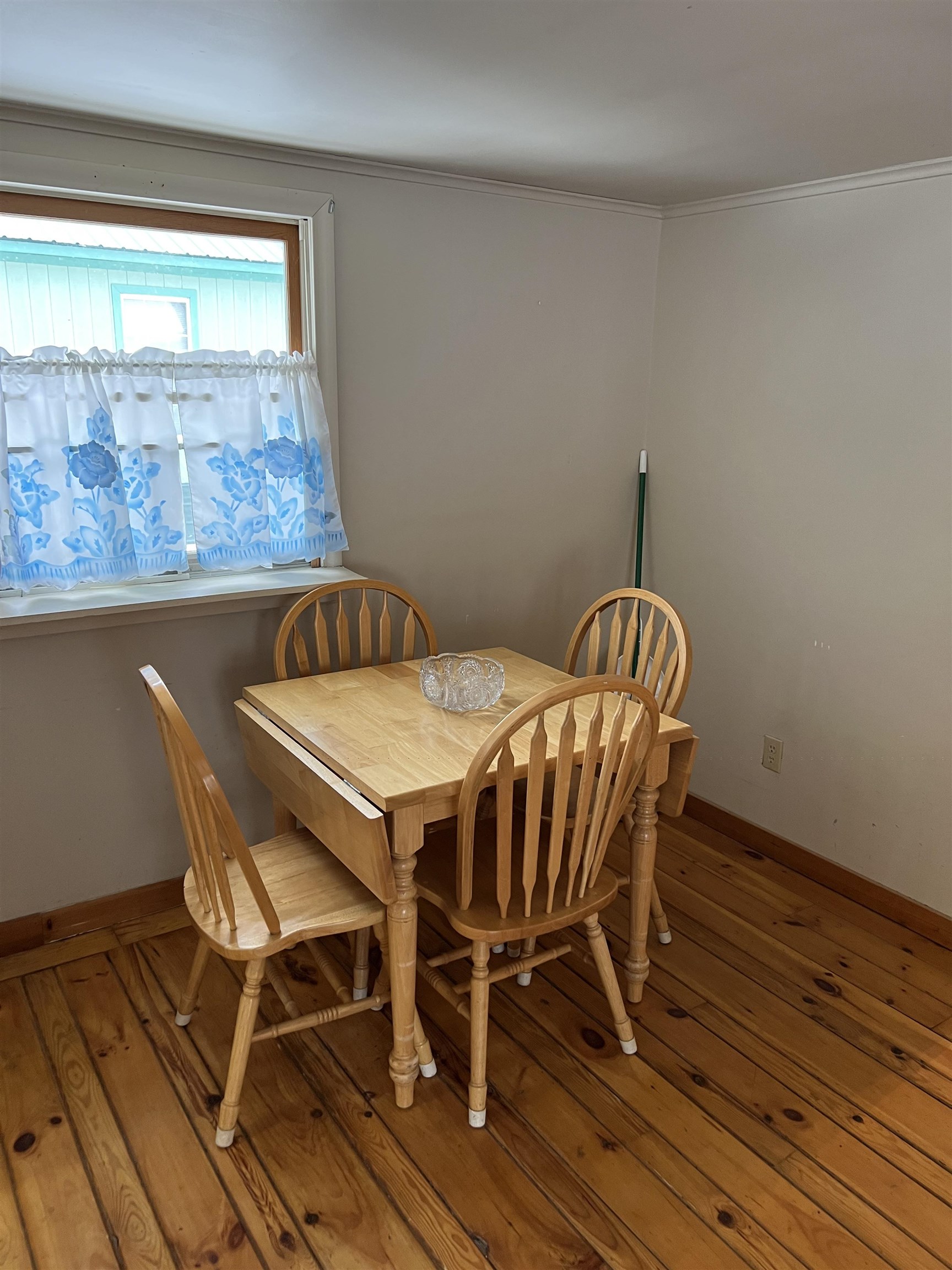 58 Valley Road Brattleboro, VT 05301 - Photo 5 of 18 Gallery Image 5