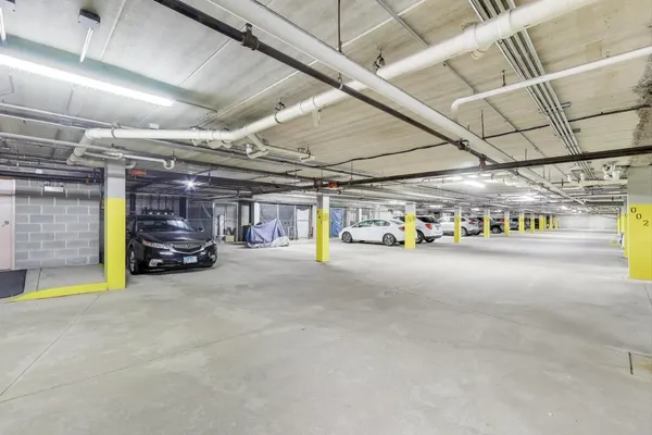 $289,000 | 440 East Montrose Avenue, Unit 402, Wood Dale, IL 60191