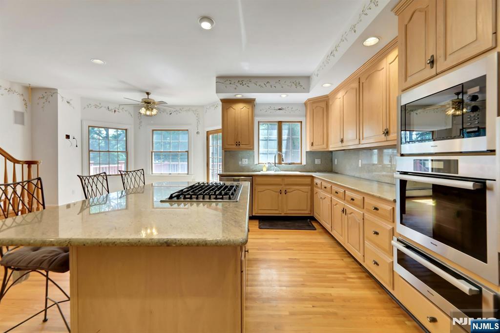 765 Colonial Road Franklin Lakes, NJ 07417 - Photo 24 of 45