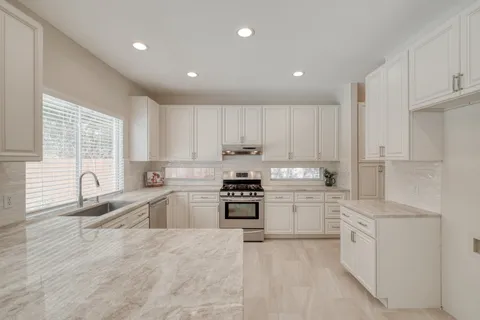 $599,900 | 1202 Oakwood Boulevard, Round Rock, TX 78681