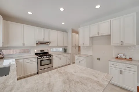 $599,900 | 1202 Oakwood Boulevard, Round Rock, TX 78681