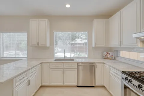 $599,900 | 1202 Oakwood Boulevard, Round Rock, TX 78681