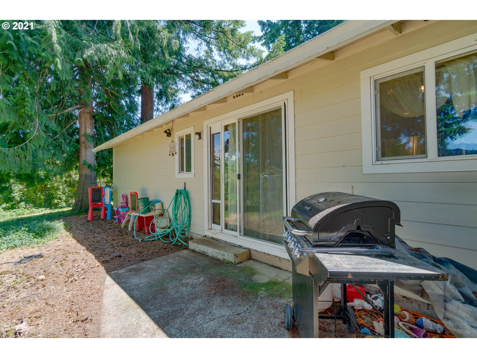 17950 Davis Street Sandy, OR 97055 - Photo 28 of 32 Gallery Image 28