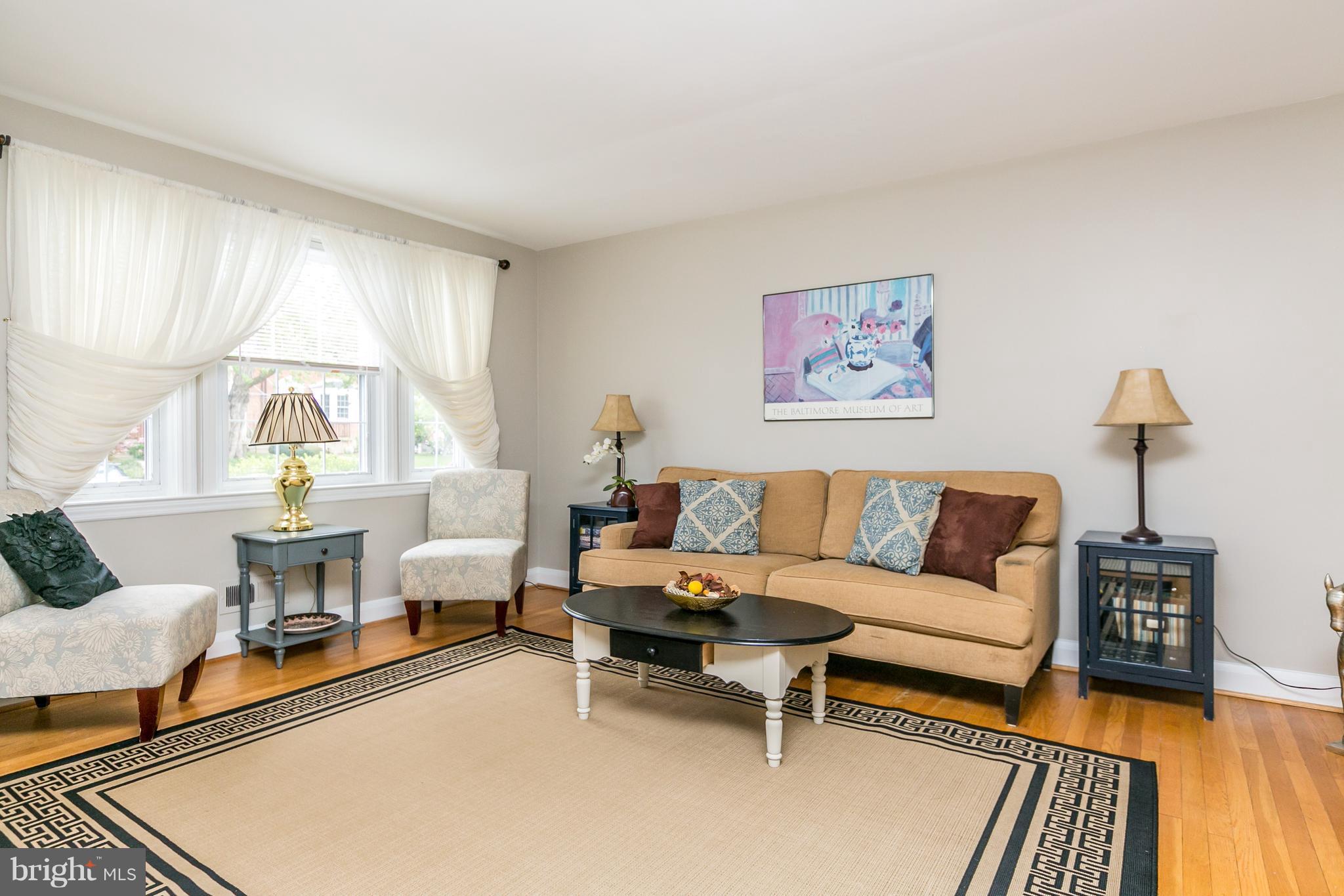 6430 Blenheim Road Baltimore, MD 21212 - Photo 2 of 30 LR w/Hwd floors!