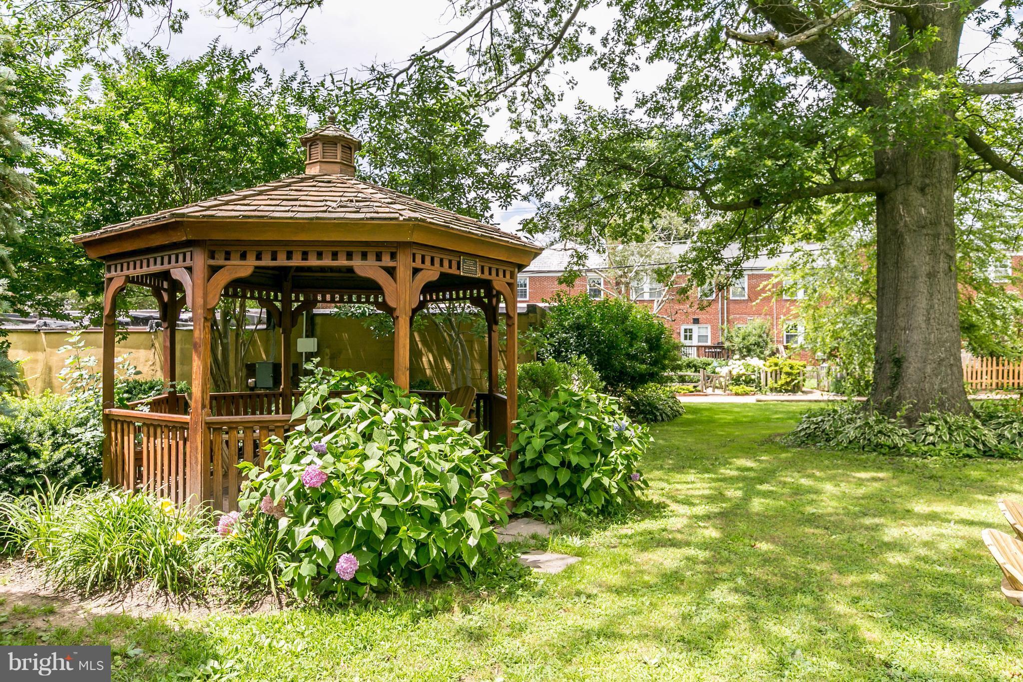 6430 Blenheim Road Baltimore, MD 21212 - Photo 29 of 30 Gaywood Green Gazebo - Park settingi