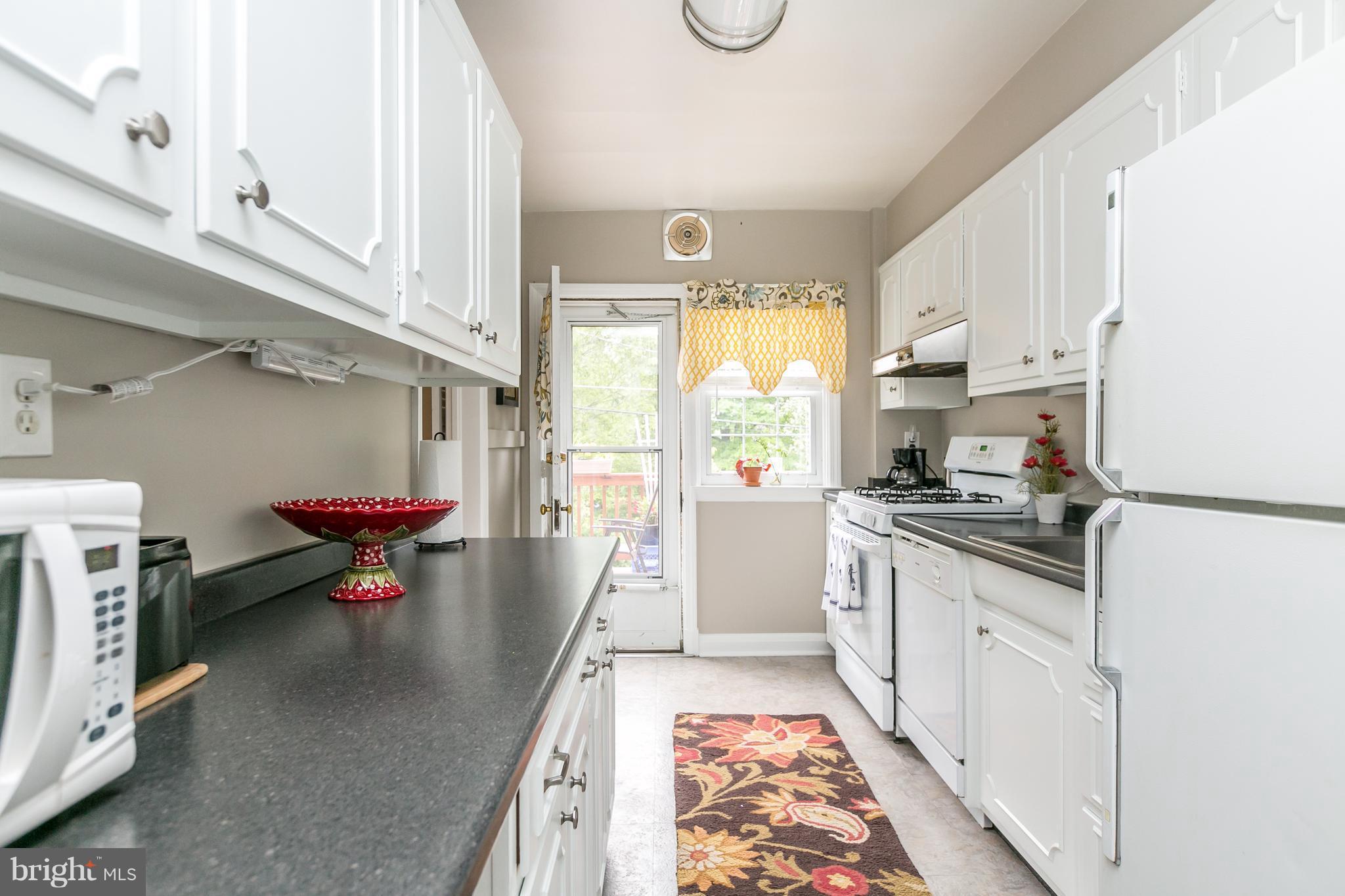 6430 Blenheim Road Baltimore, MD 21212 - Photo 10 of 30 Kitchen- opens to the deck!