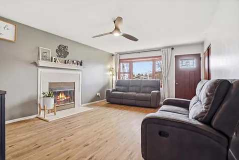 $269,000 | 908 Barnhart Court, Zion, IL 60099
