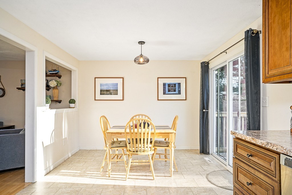 11 Coach Road Billerica, MA 01862 - Photo 5 of 17 Gallery Image 5