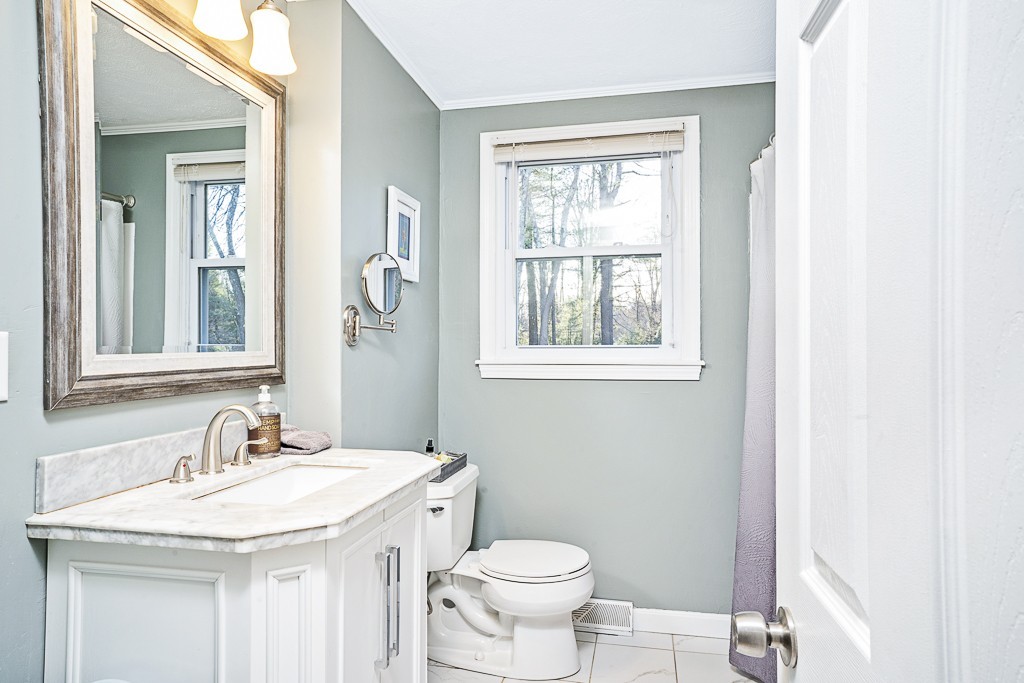 11 Coach Road Billerica, MA 01862 - Photo 9 of 17 Gallery Image 9