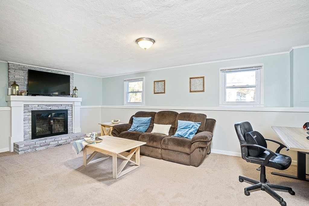 11 Coach Road Billerica, MA 01862 - Photo 10 of 17 Gallery Image 10