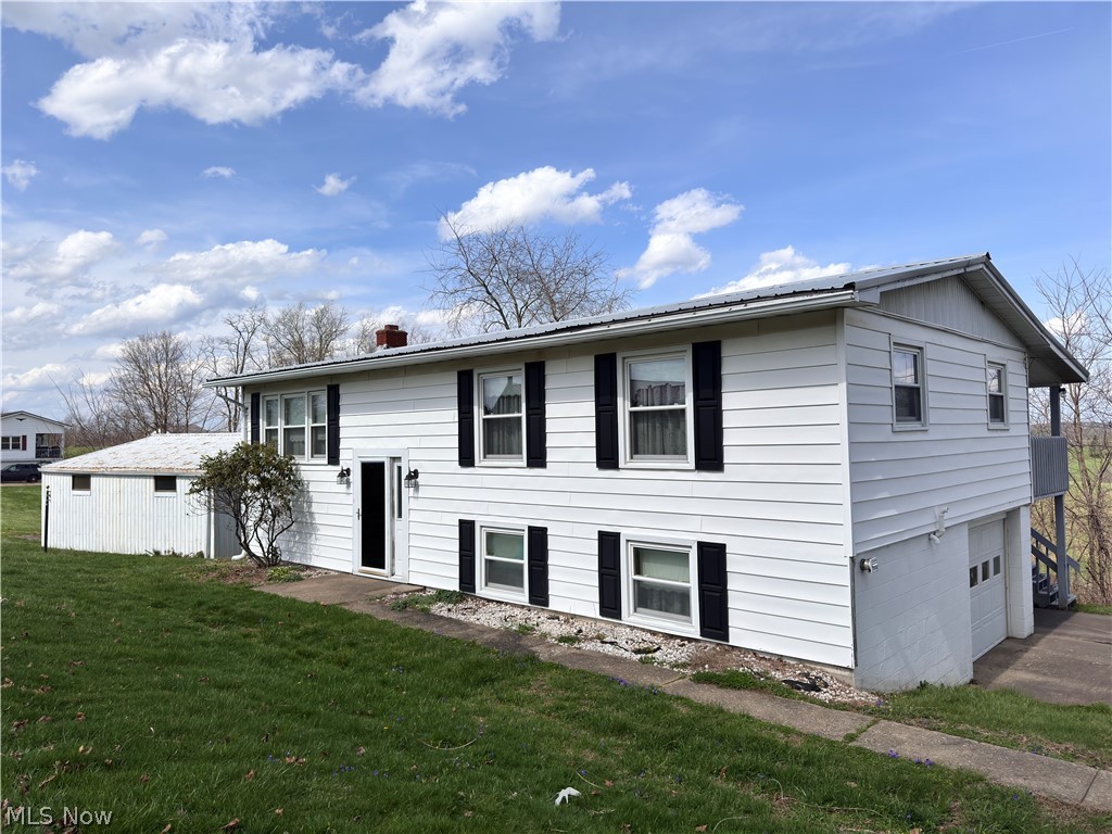 60945 Sandy Ridge Road Barnesville, OH 43713 - Photo 3 of 26