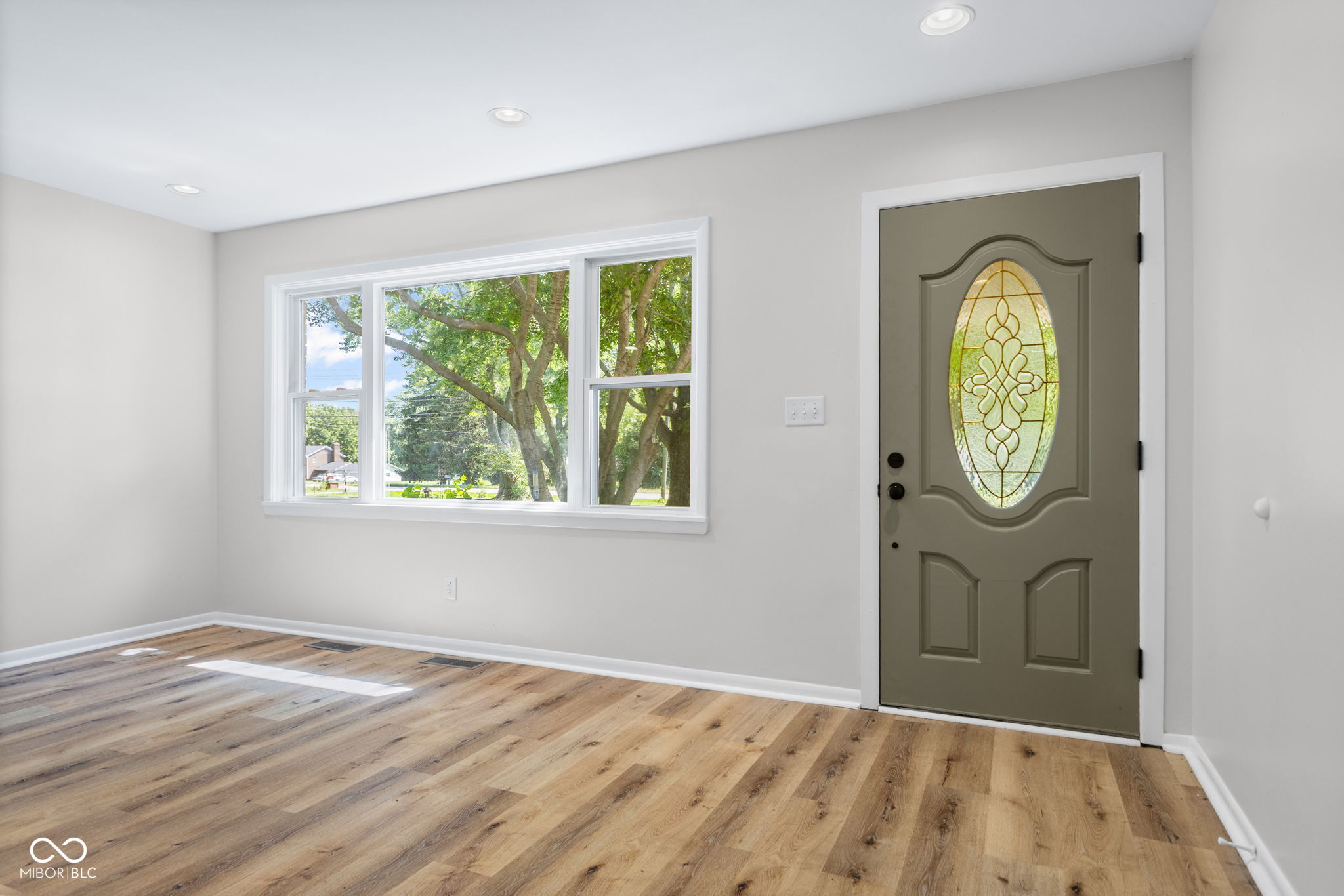 5324 Mann Road Indianapolis, IN 46221 - Photo 4 of 34 Gallery Image 4