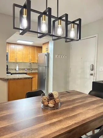 $2,200 | 1830 Embassy Drive, Unit 123, West Palm Beach, FL 33401