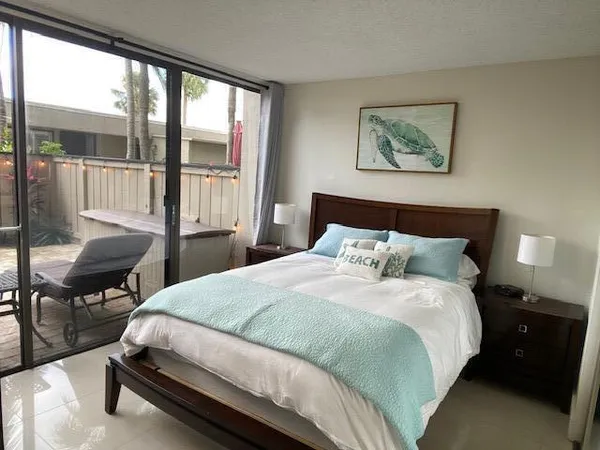 $2,200 | 1830 Embassy Drive, Unit 123, West Palm Beach, FL 33401