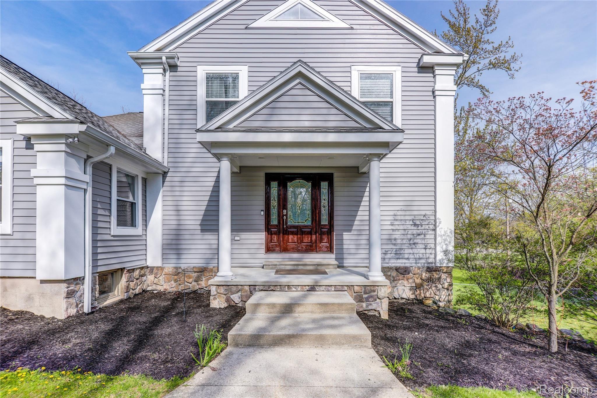 2525 Norton Lawn Street Rochester, MI 48307 - Photo 2 of 29 Exterior-3.jpg